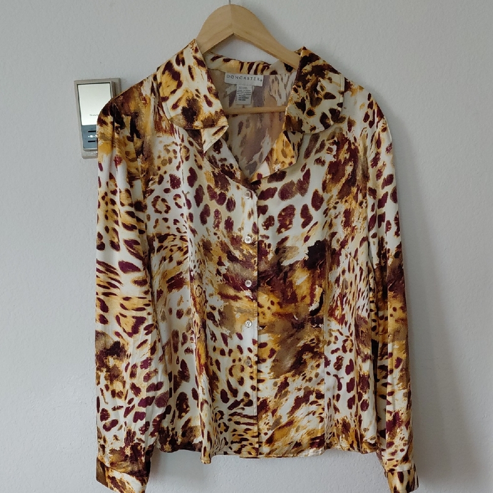 Doncaster Silk Animal Print Button-Down Blouse Womans 18